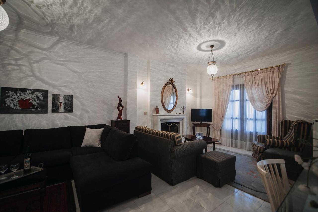 Villa Mythic House à Leptokaryá Extérieur photo